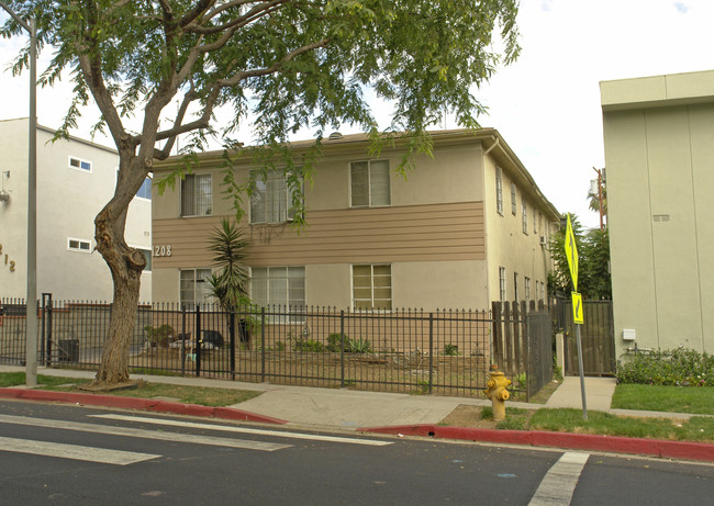 1208 N Fuller Ave in West Hollywood, CA - Building Photo - Building Photo