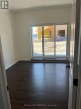 245 Crescent Bay Ln in Huntsville, ON - Building Photo - Building Photo