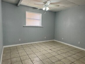 218 Water Glen Dr in Huffman, TX - Building Photo - Building Photo