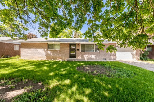 1044 Briarwood Rd in Fort Collins, CO - Building Photo - Building Photo