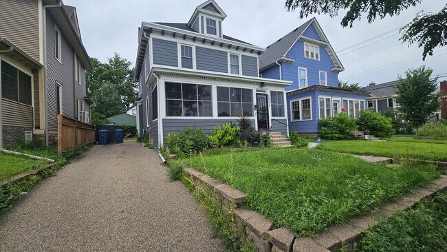 property at 2604 Aldrich Ave S