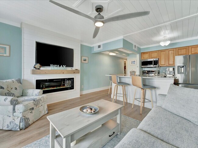 2506 N Rocky Point Dr in Tampa, FL - Building Photo - Building Photo