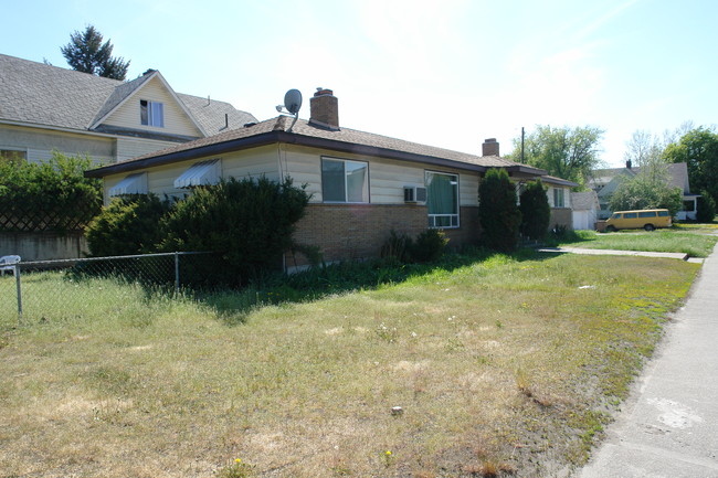 805 W Maxwell Ave in Spokane, WA - Foto de edificio - Building Photo