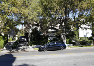 10809 Camarillo St in North Hollywood, CA - Building Photo - Building Photo