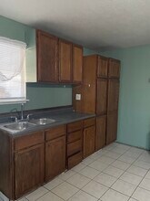 12066 Idaho Ave, Unit Casita #2 in Hanford, CA - Foto de edificio - Building Photo