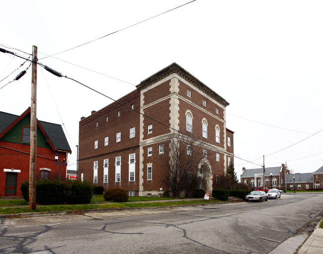 Walnut Manor Apartments