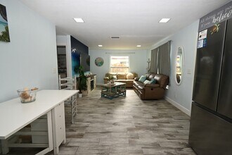206 Cape Coral Pkwy W in Cape Coral, FL - Building Photo - Building Photo