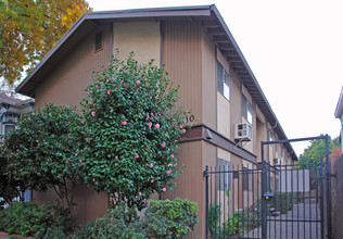 2110 10th St in Sacramento, CA - Building Photo - Building Photo