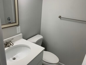 520 Washington St, Unit 12 in Brookline, MA - Building Photo - Building Photo