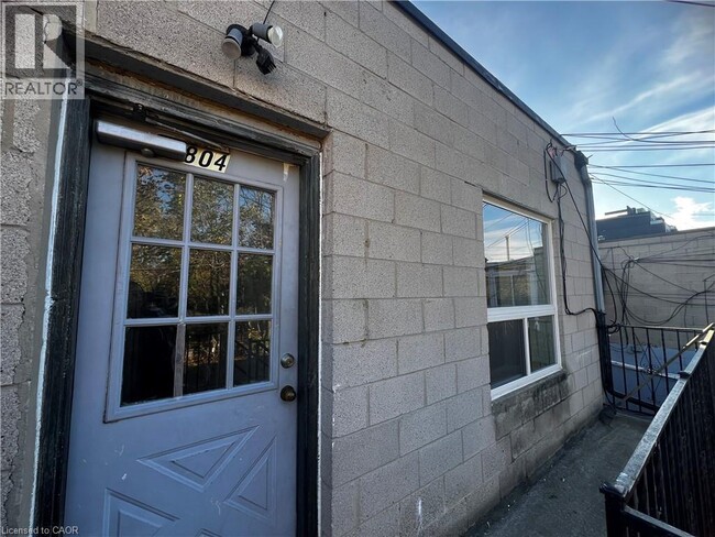 804 St Clair Ave W in Toronto, ON - Building Photo - Building Photo