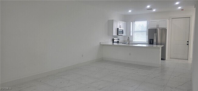 property at 925 Chenault St