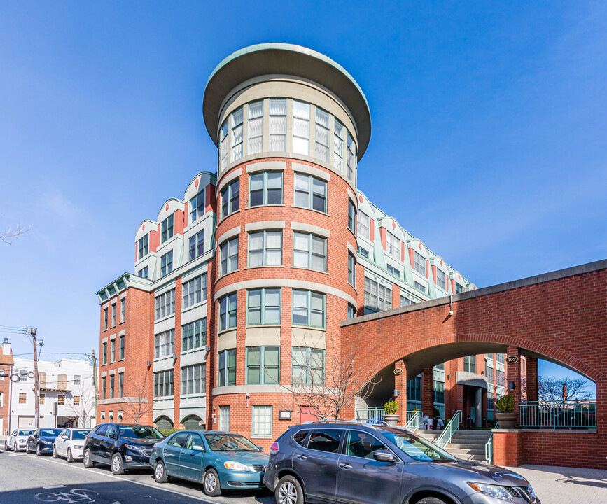 The Columbus - West Tower in Hoboken, NJ - Foto de edificio