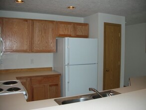 802-804 NE Larch Ave in Redmond, OR - Building Photo - Building Photo