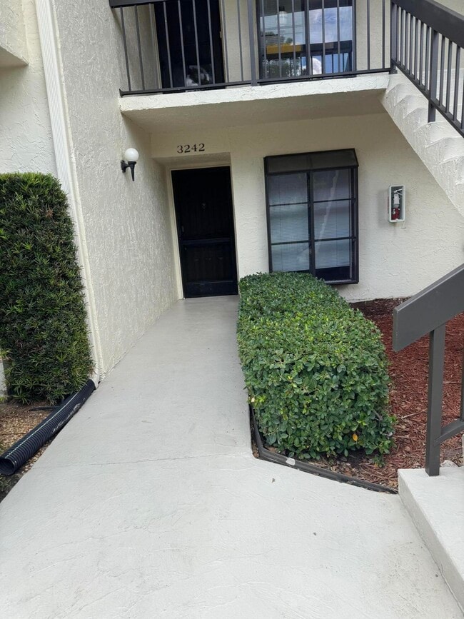 3242 Perimeter Dr in Greenacres, FL - Building Photo - Building Photo
