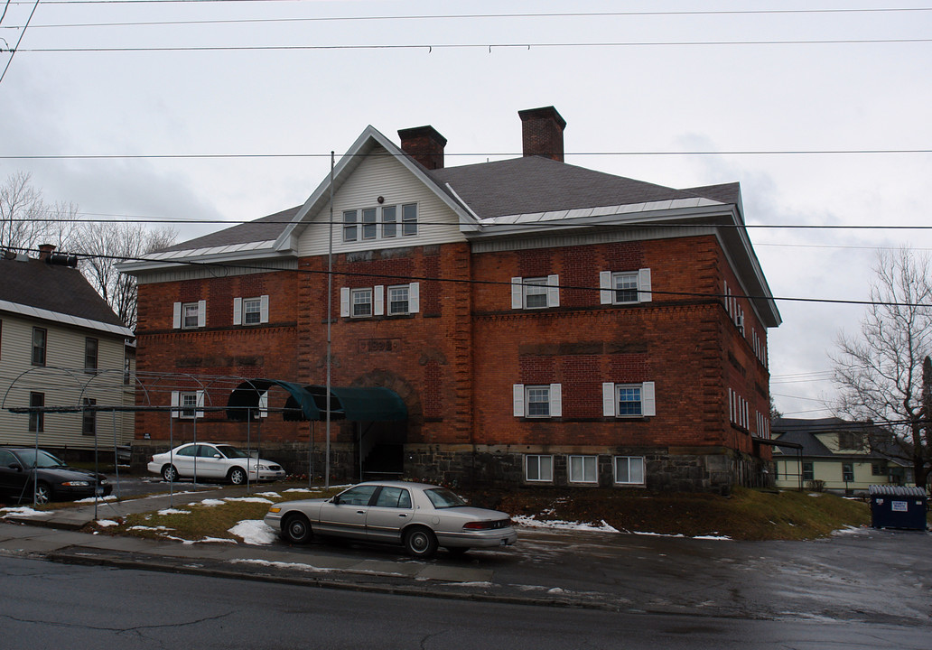 311 N Main St in Gloversville, NY - Building Photo