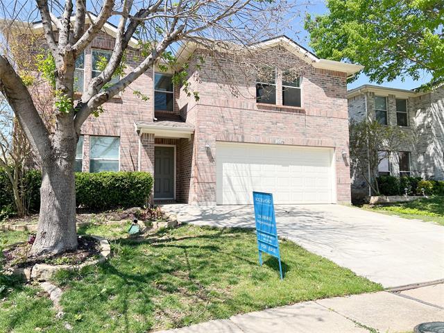 2228 Maplecrest Dr in Little Elm, TX - Building Photo