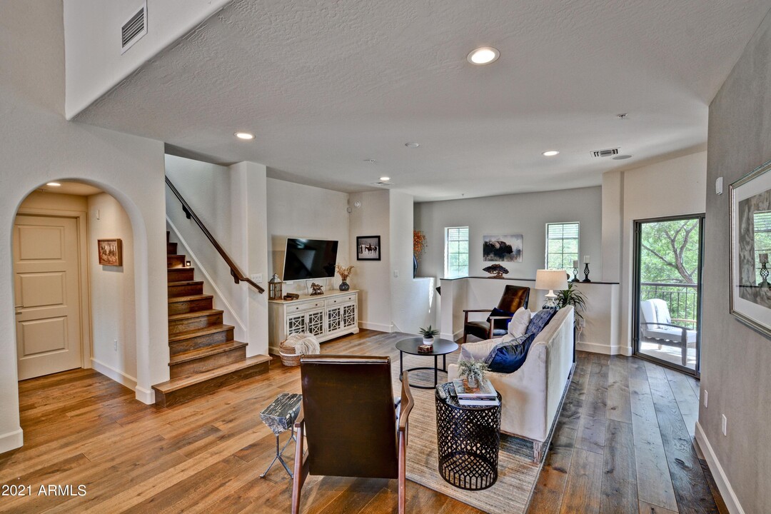 3935 E Rough Rider Rd in Phoenix, AZ - Building Photo