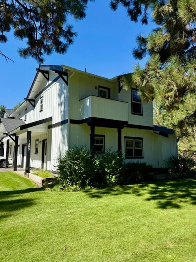 1399 NW Fort Clatsop St in Bend, OR - Building Photo - Building Photo