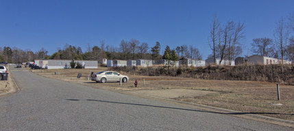 Orion Oaks in Gastonia, NC - Building Photo - Building Photo