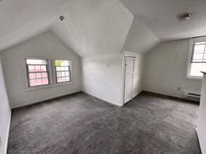 160 Delafield Ave in Lyndhurst, NJ - Building Photo - Building Photo