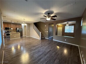 10419 Lilac Square Ave in Las Vegas, NV - Building Photo - Building Photo