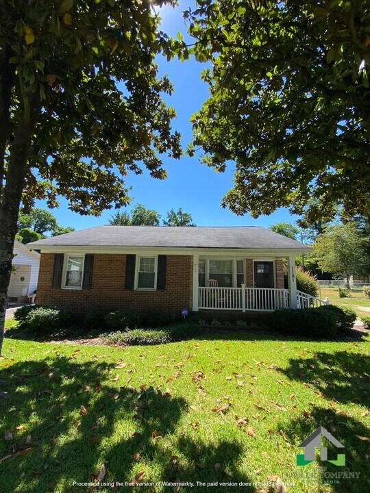 1101 S Kilbourne Rd in Columbia, SC - Foto de edificio