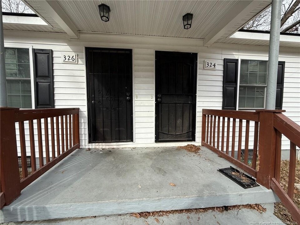 324 Rhew St in Fayetteville, NC - Building Photo
