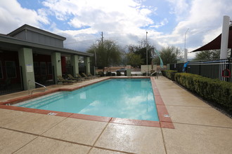 Grandfamilies Place in Phoenix, AZ - Foto de edificio - Building Photo