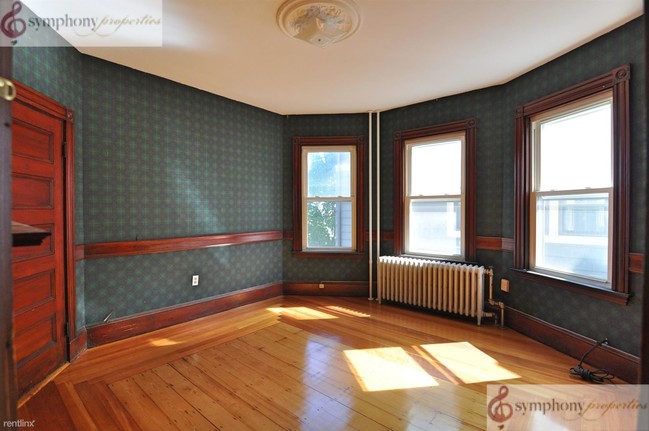 100 Calumet St-Unit -# 2 in Boston, MA - Building Photo - Building Photo