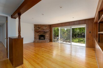9911 Gierson Ave in Los Angeles, CA - Building Photo - Building Photo