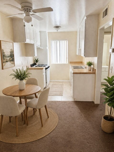Victory in Van Nuys, CA - Building Photo - Building Photo