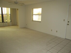 740 White Pine Tree Rd in Venice, FL - Building Photo - Building Photo