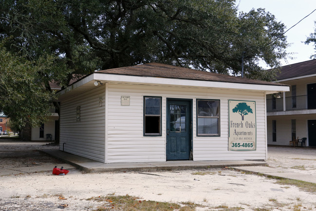 French Oaks Apartments in Gulfport, MS - Building Photo - Building Photo