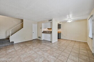 5406 W Sheena Dr in Glendale, AZ - Building Photo - Building Photo