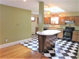8 Pleasant St in Medford, MA - Building Photo