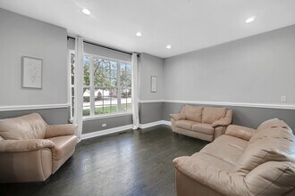 1344 Essex Dr in Hoffman Estates, IL - Building Photo - Building Photo