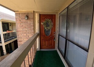 1881 Bering Dr, Unit 6 in Houston, TX - Building Photo - Building Photo