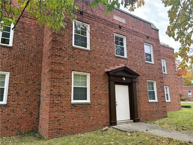 989 Oxford Rd-Unit -A2 in Cleveland Heights, OH - Building Photo - Building Photo