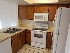 2400 Summerfield Pl in Kissimmee, FL - Building Photo - Building Photo