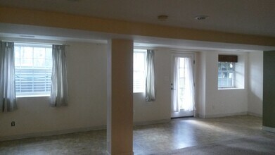 702 Plum St SW, Unit 1 in Vienna, VA - Building Photo - Building Photo