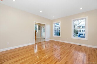 16 Grand Blvd in Scarsdale, NY - Building Photo - Building Photo