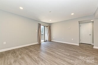 5020 Sardis Rd in Charlotte, NC - Building Photo - Building Photo