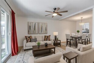 10216 Regal Oaks Dr in Dallas, TX - Building Photo