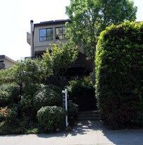 2028 W 3rd Ave in Vancouver, BC - Building Photo