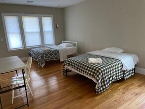 1661 Commonwealth Ave in Boston, MA - Building Photo - Building Photo
