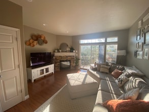 15491 Brianne Ct in Lake Oswego, OR - Building Photo - Building Photo