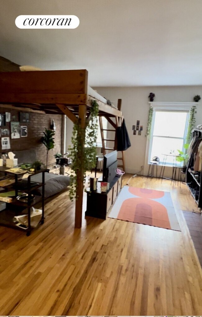 254 W 93rd St in New York, NY - Building Photo - Building Photo