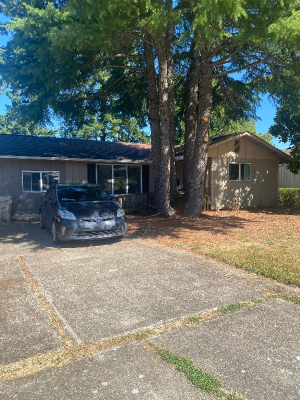 property at 635 SW 55th St