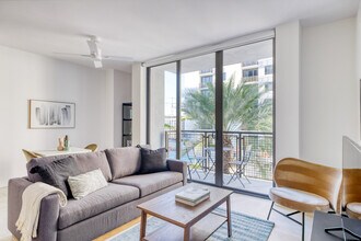 21 NE 22nd St in Miami, FL - Foto de edificio - Building Photo