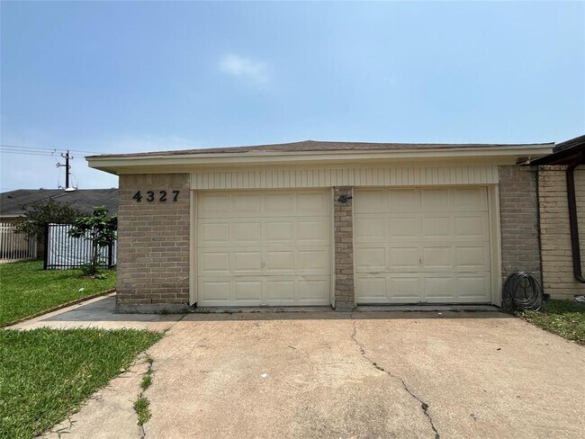 property at 4327 Wildacres Dr